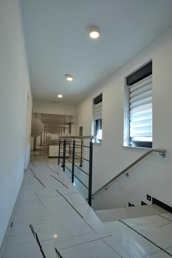 Marien Haus Hotel คาร์โลวัตส์ ภายนอก รูปภาพ